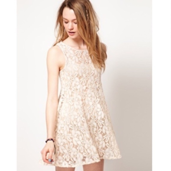 Free People Dresses & Skirts - FREE PEOPLE Cream Miles of Lace Dress